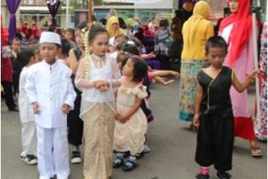 Siswa PAUD saat mengikuti pegelaran budaya.